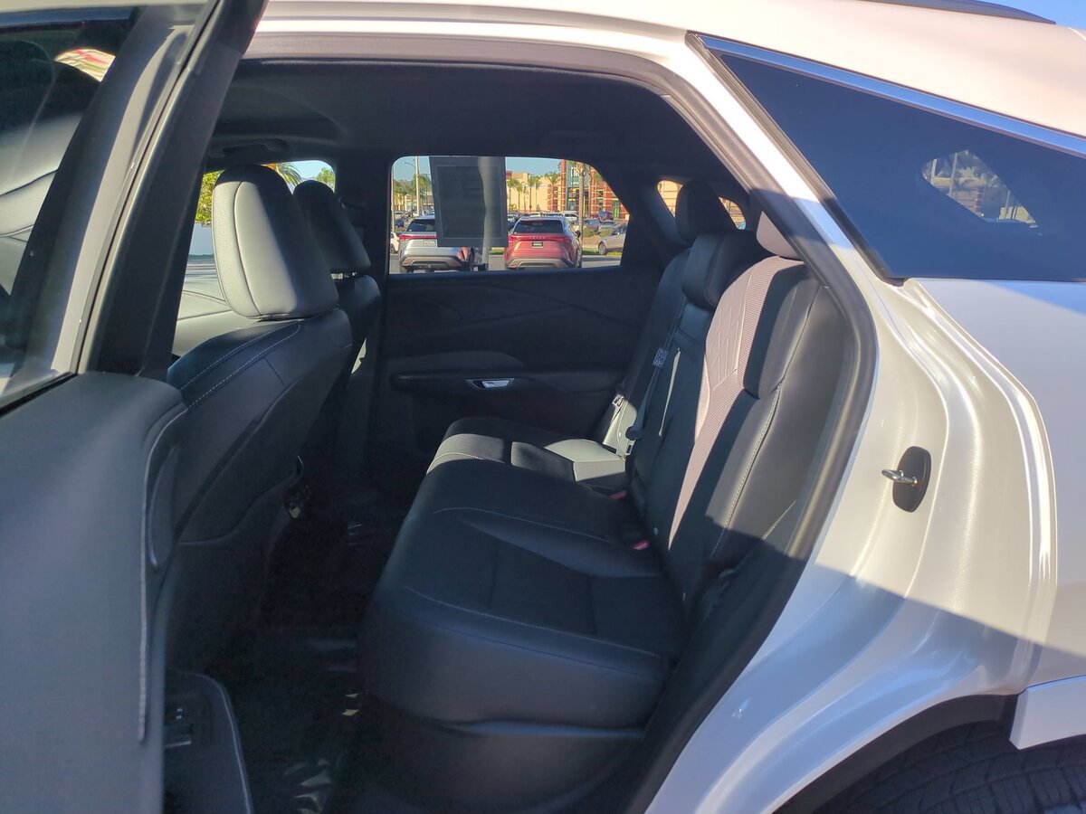 Used 2023 Lexus RX 350 Premium Plus w/ Cold Area Package FWD image 25