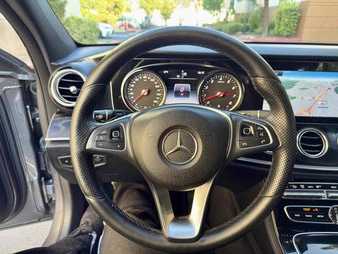 Used 2017 Mercedes-Benz E 400 4MATIC Wagon image 52