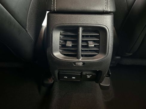 Used 2015 Mercedes-Benz C 400 4MATIC image 33