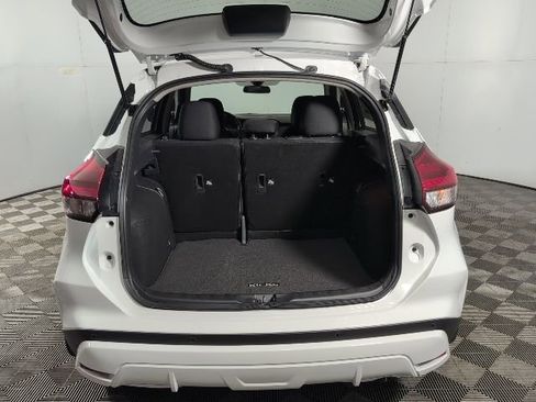 New 2025 Nissan Kicks Play S image 6