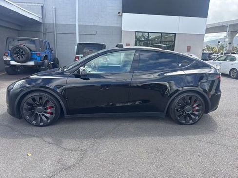 Used 2023 Tesla Model Y Performance AWD/4WD image 2