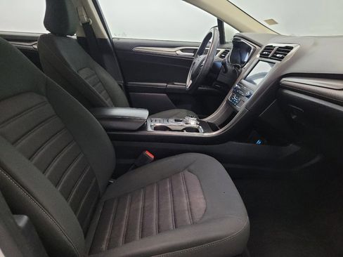 Used 2020 Ford Fusion SE FWD image 21