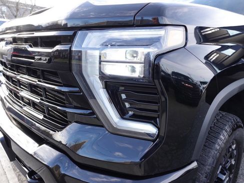 Used 2024 Chevrolet Silverado 2500 LT w/ Midnight Edition image 69