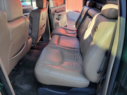 Used 2002 Chevrolet Avalanche 2WD image 17