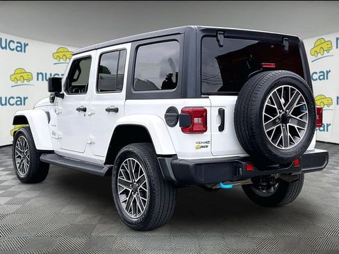 Used 2023 Jeep Wrangler Unlimited Sahara w/ Cold Weather Group AWD/4WD image 4