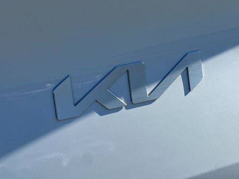 Used 2024 Kia EV6 Light image 27