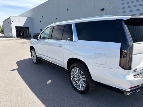 Used 2025 Cadillac Escalade ESV Premium Luxury w/ Touring Package AWD/4WD image 8