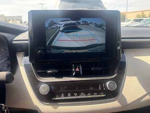 Used 2025 Toyota Corolla LE FWD image 10