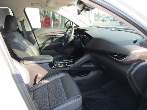 Used 2021 Buick Envision Avenir w/ Technology Package II image 18
