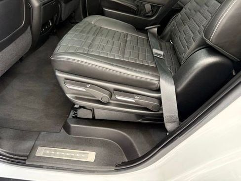 Used 2021 Cadillac Escalade Sport Platinum AWD/4WD image 20