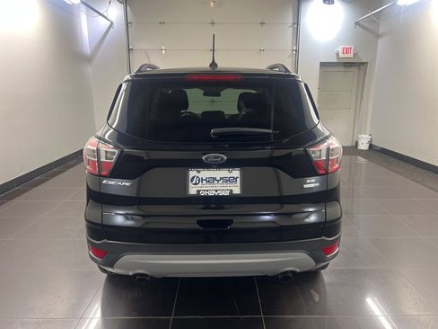 Certified 2018 Ford Escape SE w/ SE Sync 3 Package image 5