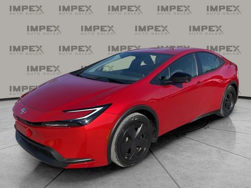 Used 2024 Toyota Prius LE image 1
