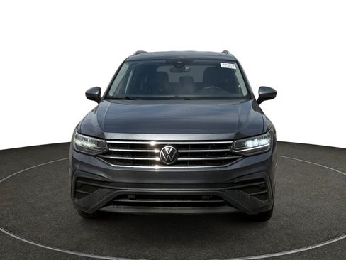 Used 2022 Volkswagen Tiguan SE AWD/4WD image 10