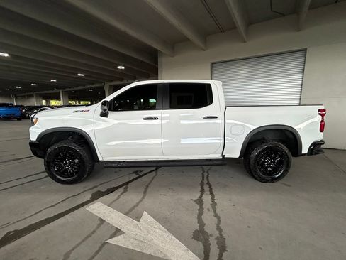 Used 2025 Chevrolet Silverado 1500 ZR2 w/ Technology Package AWD/4WD image 2