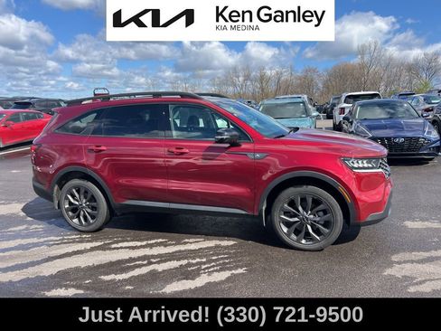 Certified 2023 Kia Sorento X-Line EX image 4