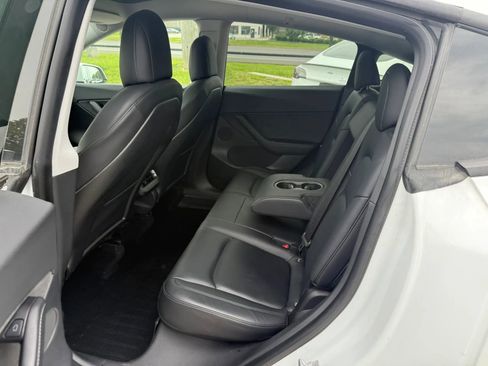 Used 2021 Tesla Model Y Long Range AWD/4WD image 4