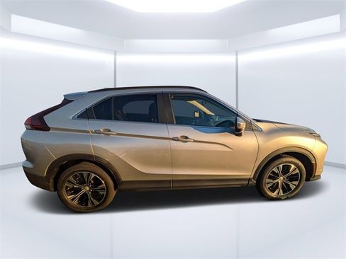 Used 2022 Mitsubishi Eclipse Cross SE image 2
