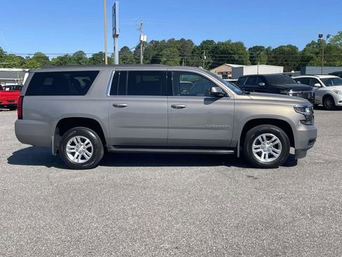 Used 2018 Chevrolet Suburban LT AWD/4WD image 2