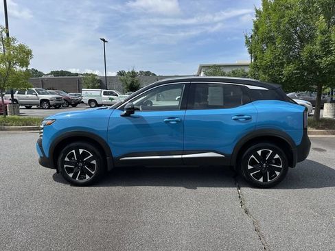 Certified 2025 Nissan Kicks SR FWD image 3