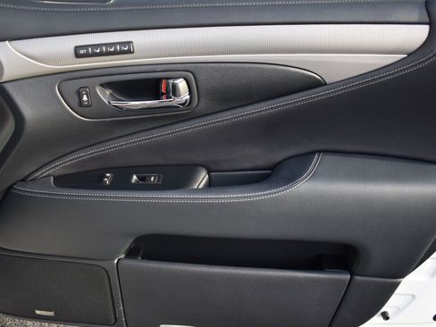 Used 2014 Lexus LS 460 AWD image 25