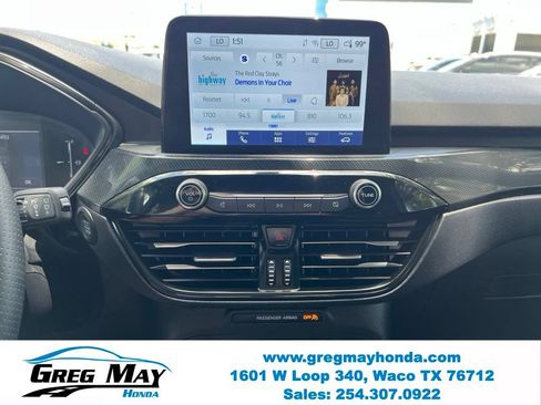 Used 2025 Ford Escape ST-Line Select AWD/4WD image 30