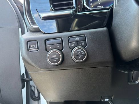 Used 2025 Chevrolet Silverado 2500 LT w/ Convenience Package AWD/4WD image 14
