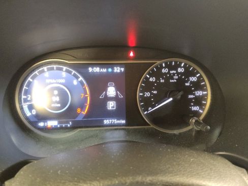 Used 2019 Nissan Kicks SV image 23