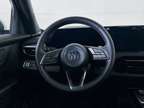 Used 2025 Buick Enclave Preferred image 18