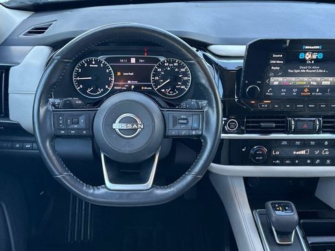 Used 2022 Nissan Pathfinder SL AWD/4WD image 14