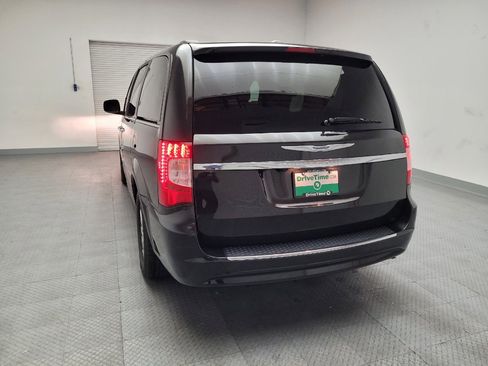 Used 2015 Chrysler Town & Country Touring w/ Driver Convenience Group FWD image 6