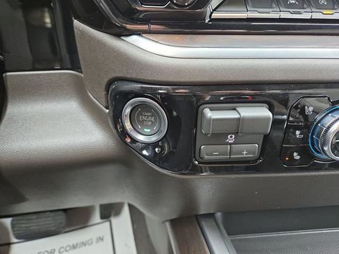 New 2026 GMC Sierra 1500 SLT image 21