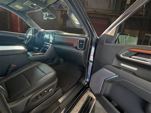 Certified 2023 GMC Sierra 1500 Denali w/ Denali Reserve Package image 17