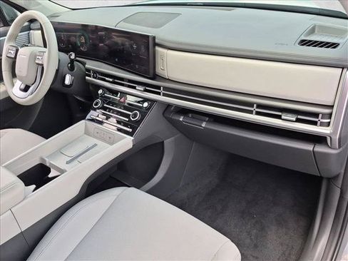 Used 2025 Hyundai Santa Fe SE FWD image 21