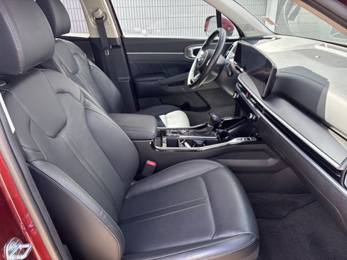 Used 2025 Kia Sorento SX FWD image 5