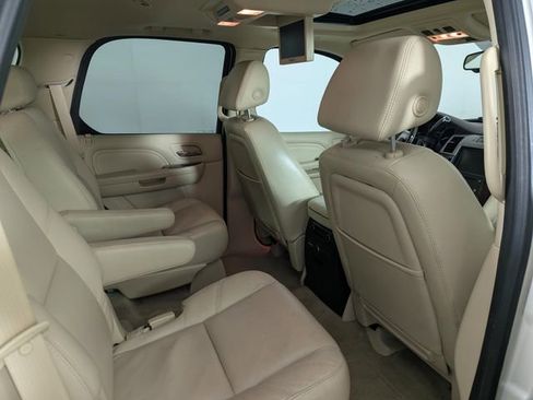 Used 2007 Cadillac Escalade AWD w/ Information Package image 20