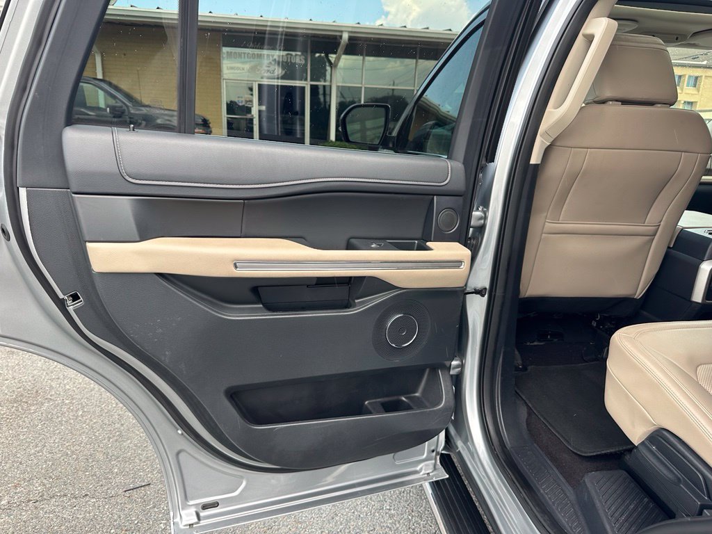 Used 2023 Ford Expedition Limited AWD/4WD image 24
