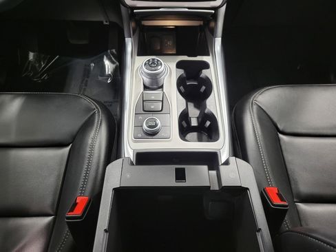 Used 2023 Ford Explorer XLT w/ Equipment Group 202A image 17
