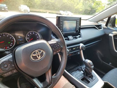 Used 2021 Toyota RAV4 XLE AWD/4WD image 33