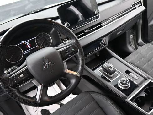 Used 2023 Mitsubishi Outlander SE AWD/4WD image 26