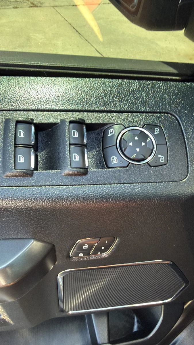 Used 2019 Ford F150 Lariat w/ Equipment Group 502A Luxury AWD/4WD image 46