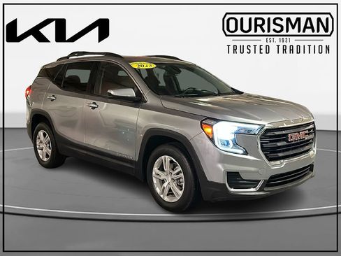 Used 2023 GMC Terrain SLE w/ Driver Convenience Package image 1