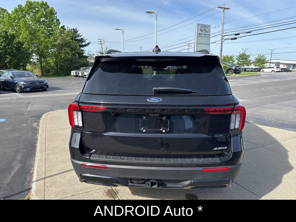 Used 2025 Ford Explorer ST-Line w/ ST-Line Street Pack AWD/4WD image 4