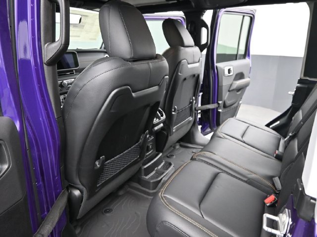 New 2026 Jeep Wrangler Unlimited Sahara w/ Whitecap Package AWD/4WD image 13