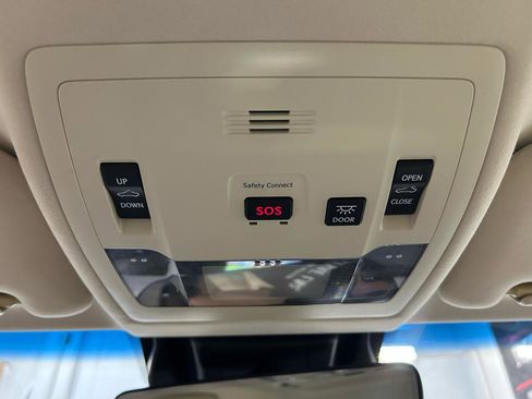 Used 2017 Lexus ES 300h w/ Luxury Package FWD image 39