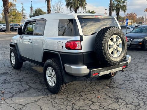 Used 2007 Toyota FJ Cruiser Base image 4