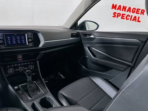 Used 2024 Volkswagen Jetta SE FWD image 23