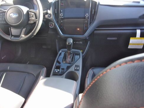 Used 2025 Subaru Crosstrek 2.5i Limited w/ Crosstrek Mirror Package image 19