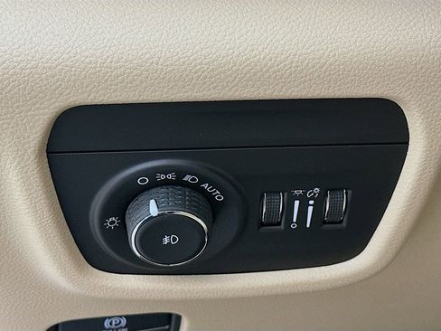 New 2025 Jeep Grand Cherokee Limited image 14