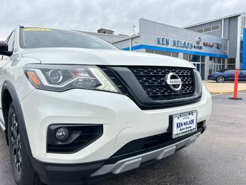 Used 2019 Nissan Pathfinder SL AWD/4WD image 4