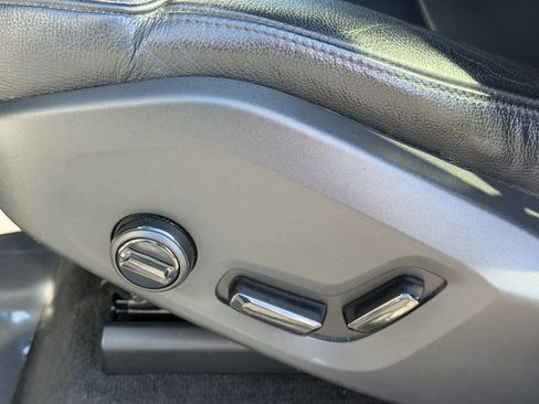 Used 2019 Volvo XC60 T5 Momentum w/ Premium Package image 25